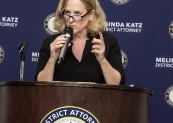 24년 도피 끝 송환 … 뉴욕 한인 살해범, 한국서 압송