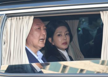 국민 43% “尹 무기징역 예상” 32% “사형”