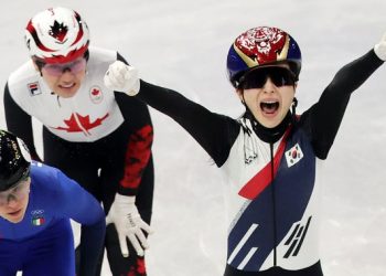 쇼트트랙 여자 3000m 계주 金…8년 만에 정상 탈환