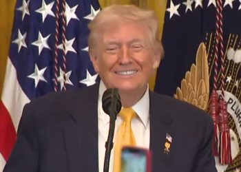 트럼프, 이란 타격 시나리오 급부상 … 테헤란 ‘위험한 도박’ 준비