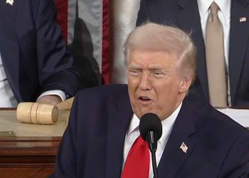 트럼프, 자화자찬 국정연설…”미국의 황금기, 관세 더 강해질 것”