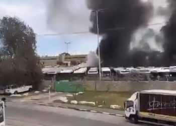 미·이스라엘 공습에 이란 반격 “70여발 탄도미사일 발사”