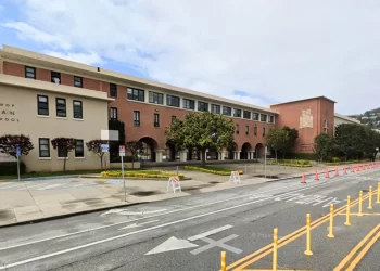 가주 고교서 결핵 집단감염 … 결핵 경보, 대면 수업 중단