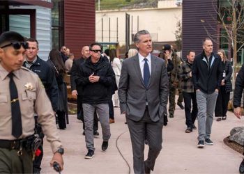 개빈 뉴섬, 악명 높은 산쿠엔틴 교도소 교육센터 공개…2400억 원 투입 논란