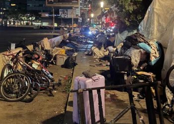 LA 다운타운 윌셔가 노숙자 캠프 급습 … 장물 대거 압수·15명 체포