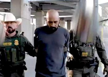 LA 남성, 반ICE 시위 중 투석, 연방요원 폭행 .. 20년형 가능