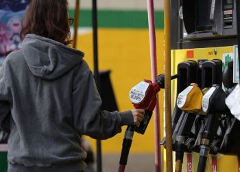 “중동發 에너지 위기…에너지 의존 높은 韓·日 ‘비상'”