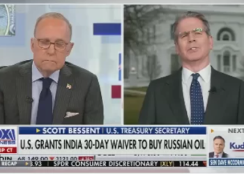 유가 급등에 급해진 미국 “러시아산 원유 제재 해제 검토”