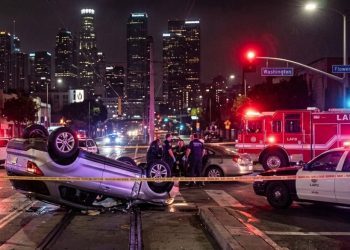 다운타운 교차로 충돌 차량전복… 여성 운전자 사망