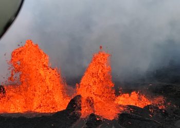 하와이 킬라우에아 화산 분화…용암 400m 치솟아