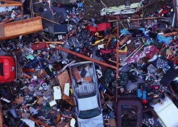 토네이도 강타,  인디애나 등 중서부 초토화