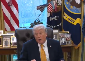 트럼프, 한국 콕 집어 군함 파견 또 압박 .. “주한미군 고마워해야”