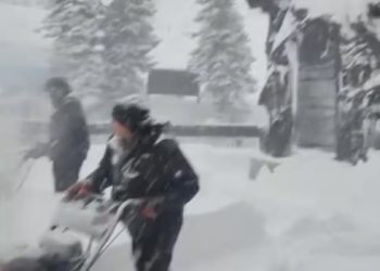 동부 폭풍, 중부 폭설, 서부 폭염 … 항공편 4천편 취소