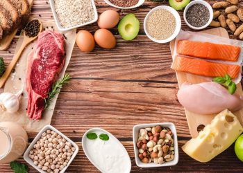 “식탁에 꼭 챙겨두세요”…질 좋은 고단백 식품 8가지