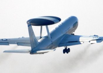 이란, 사우디 공습… 미 ‘하늘의 눈’ E-3 AWACS 두동강