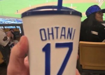 다저스구장, 오타니 컵 75달러 논란…팬들 분노