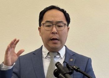 앤디 김 , 트럼프 지상군 파견 “도대체 목적이 뭐냐”