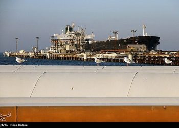 트럼프, “이란 석유 수출 핵심 하르그 섬 공습”