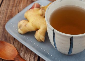 아침 공복에 먹으면 좋은 식음료 3가지