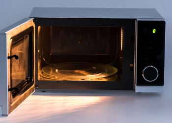 “다들 이렇게 쓰는데”…플라스틱 용기, 위험 신호