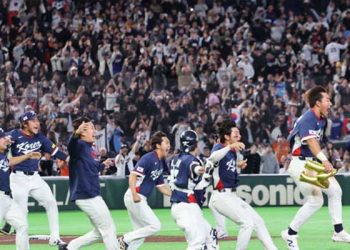 벼랑 끝 기적’ 한국, 천신만고 끝 8강 올랐다