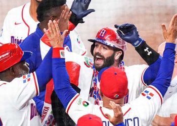 한국, 도미니카에 0-10 콜드게임 패 … 17년 만 8강서 굴욕적 패배