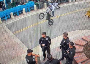 질주하던 전동바이크에 ‘급브레이크’ … LA카운티 대대적 단속