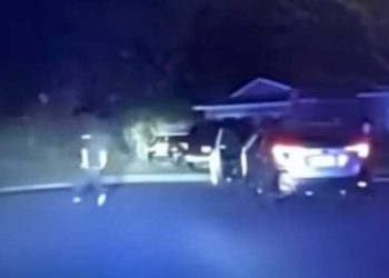 “한 밤 광란의 질주”… 14살 아이가 무장 차량 강탈, 추격전