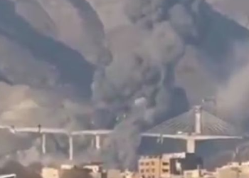 미, 이란 최대 교량 폭격 … 트럼프,  영상 게시