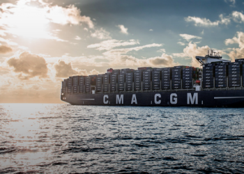 프랑스 컨테이너선 호르무즈 해협 첫 통과