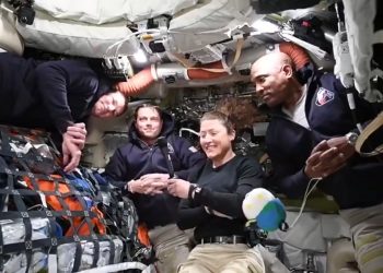 아르테미스 2의 비행사들, 53년 만에 첫 ‘지구 탈출’ 성공