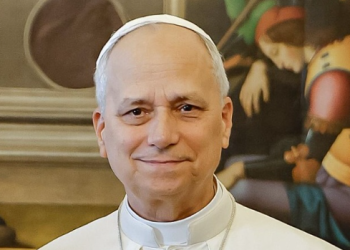 ‘미국인’ 교황, 트럼프 직격…”이란 국민 위협, 용납 불가”