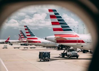 “오버부킹이니 4살 아들만 내려라?”…디즈니 여행 망친 항공사