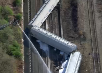 뉴저지 화물열차 탈선…가연성 화학물질 유출