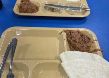 “이걸 먹으라고?” … 중동 배치 미군 ‘부실 급식’ 의혹