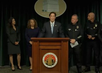 “가수 D4vd, 성관계 폭로 막으려 살해, 4개월 은닉” … 1급 살인 기소