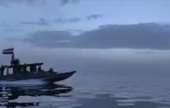 트럼프, 호르무즈 기뢰부설선 격침 지시 … “합의까지 이란 봉쇄”