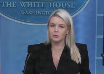 백악관 “트럼프 암살시도, 민주당·언론의 악마화 때문”