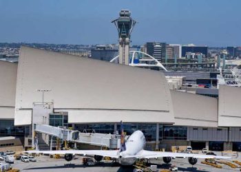 “LA 공항 보안 뚫렸나” … 직원들이 마약 밀수 가담