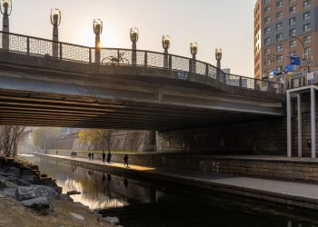 ‘단종 부부 이별’ 청계천 영도교에 낙서한 50대 남성