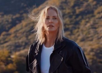 ’50세’ 샤를리즈 테론 …’조금씩 자주’ 식단 정말 살 빠질까