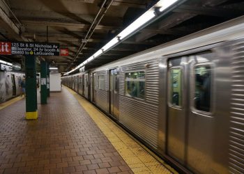 지하철서 ‘묻지마 밀치기’ 사건 … 열차 진입 순간 선로로 밀쳐