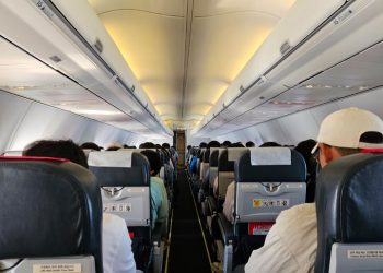 비행기 ‘통로 쪽 좌석’ 세균 감염 위험 가장 높다