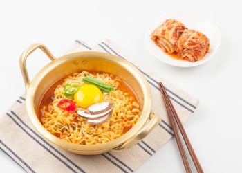 “의지 탓 아니다” 밤마다 찾아오는 야식본능…범인은 ‘장내세균’