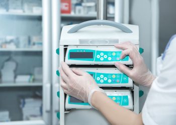 “단순 감기라니요”…의사 오진 직감 엄마, 백혈병 아들 살렸다