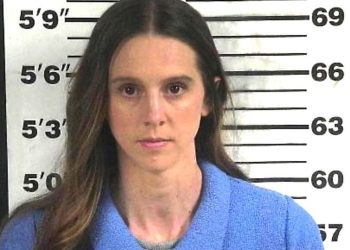 여성 농구코치, 제자와 성관계 … 32건 성범죄 기소