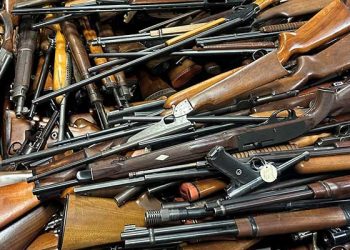 리버사이드 주택서 총기 500정 압수…40대 여성 체포