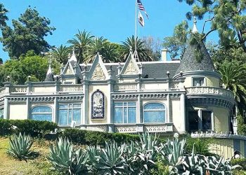 헐리우드 관광 명소 ‘매직 캐슬’ 화재