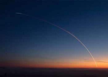 [포토] 남가주 상공 밝힌 팰컨 9 궤적…스타링크 위성 25기 발사