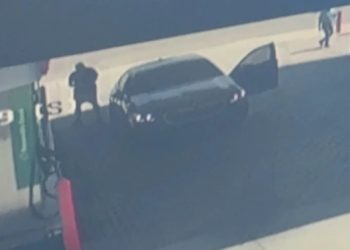“타이어 펑크가 함정” … 로스펠리츠서 ‘뱅크 저깅’, 수만달러 털려
